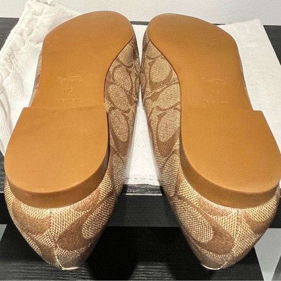 COACH Annabel pointed ballet flat. Color: KHAKI/SADDLE JACQUARD  size: 6 1/2 - Picture 6 of 6